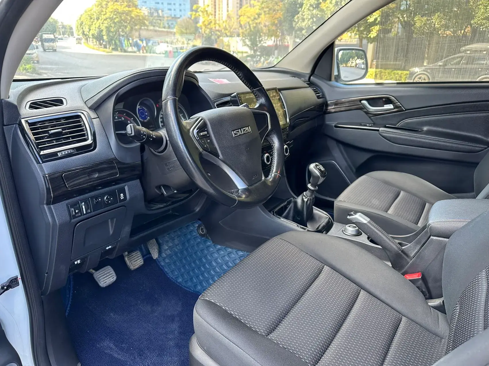 2020 ISUZU D-MAX thumbnail 4