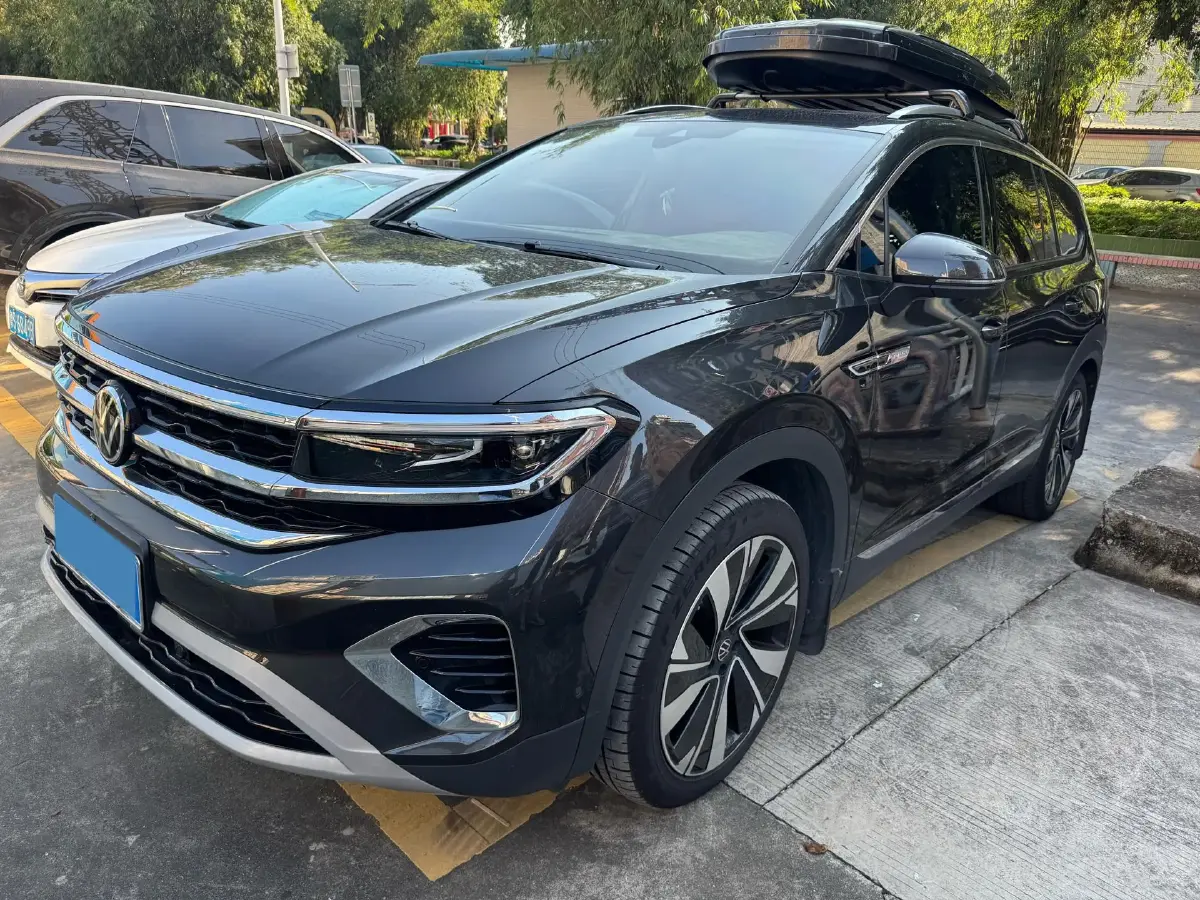 2023 Volkswagen Talagon 2.0T 220HP L4 7DCT