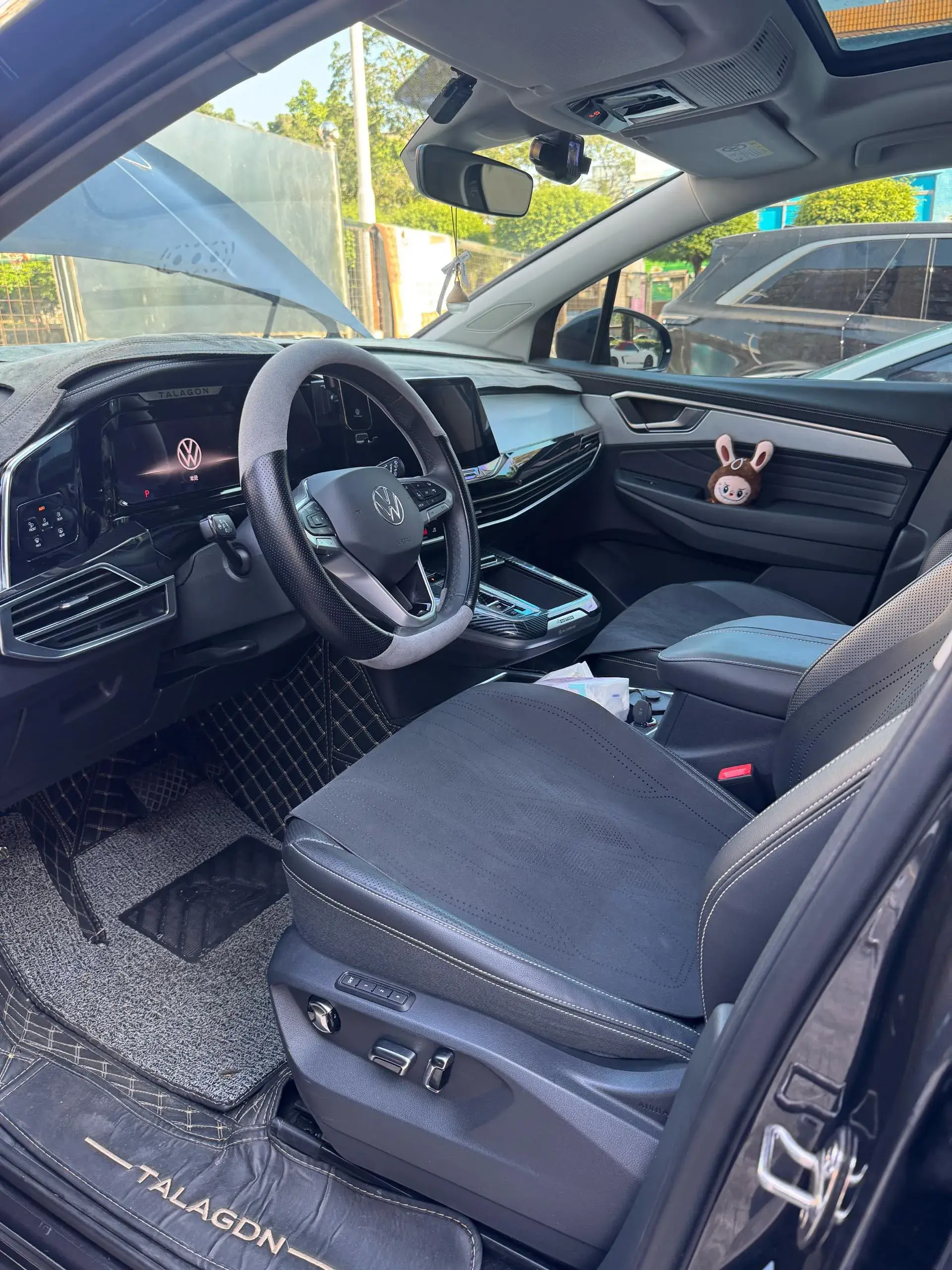 2023 VOLKSWAGEN TALAGON thumbnail 4
