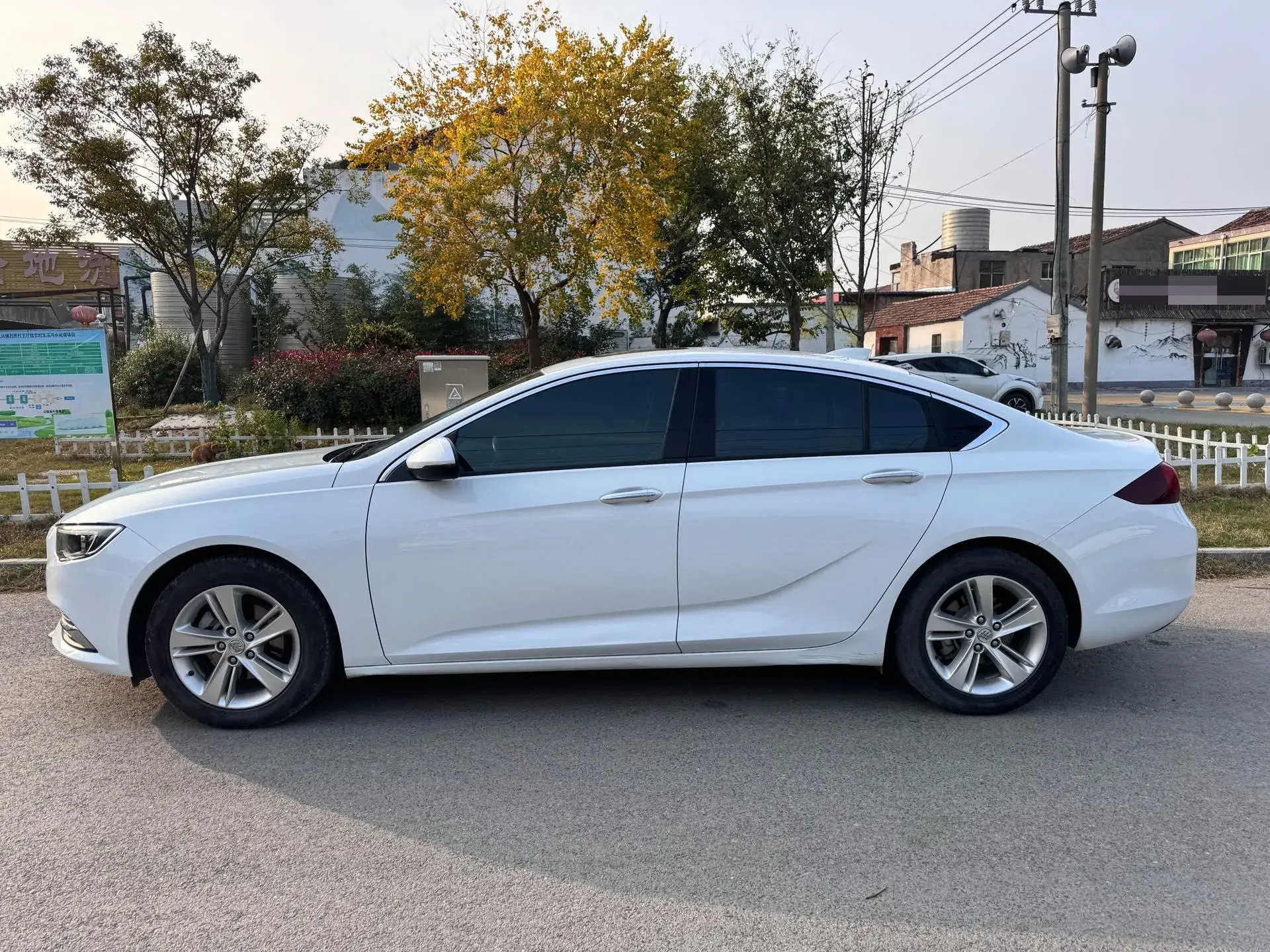 2019 BUICK REGAL thumbnail 2