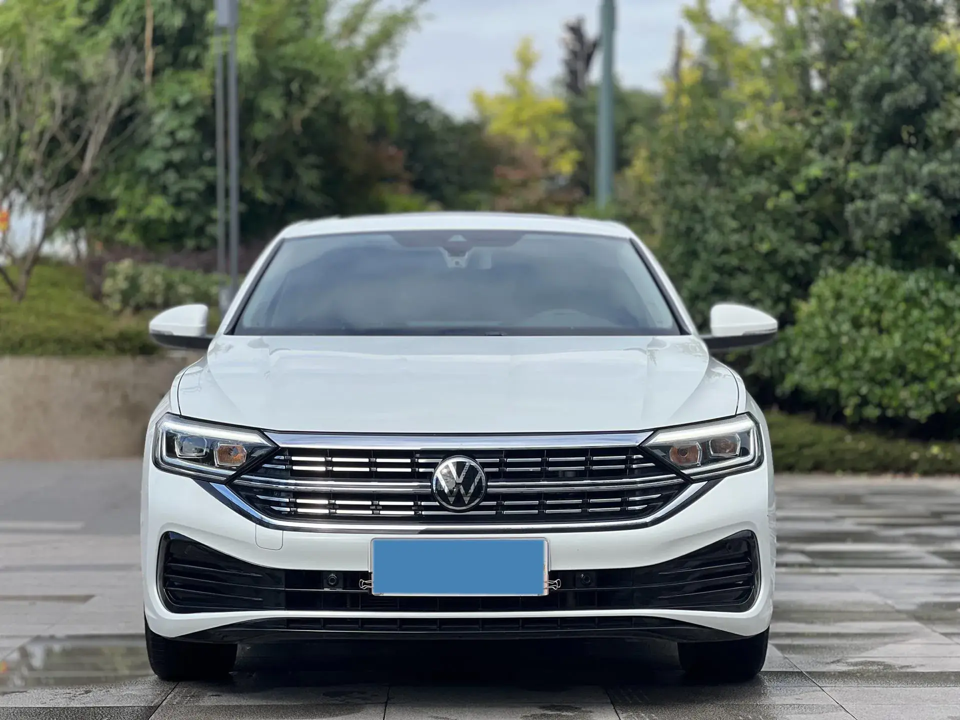 2023 VOLKSWAGEN SAGITAR thumbnail 3