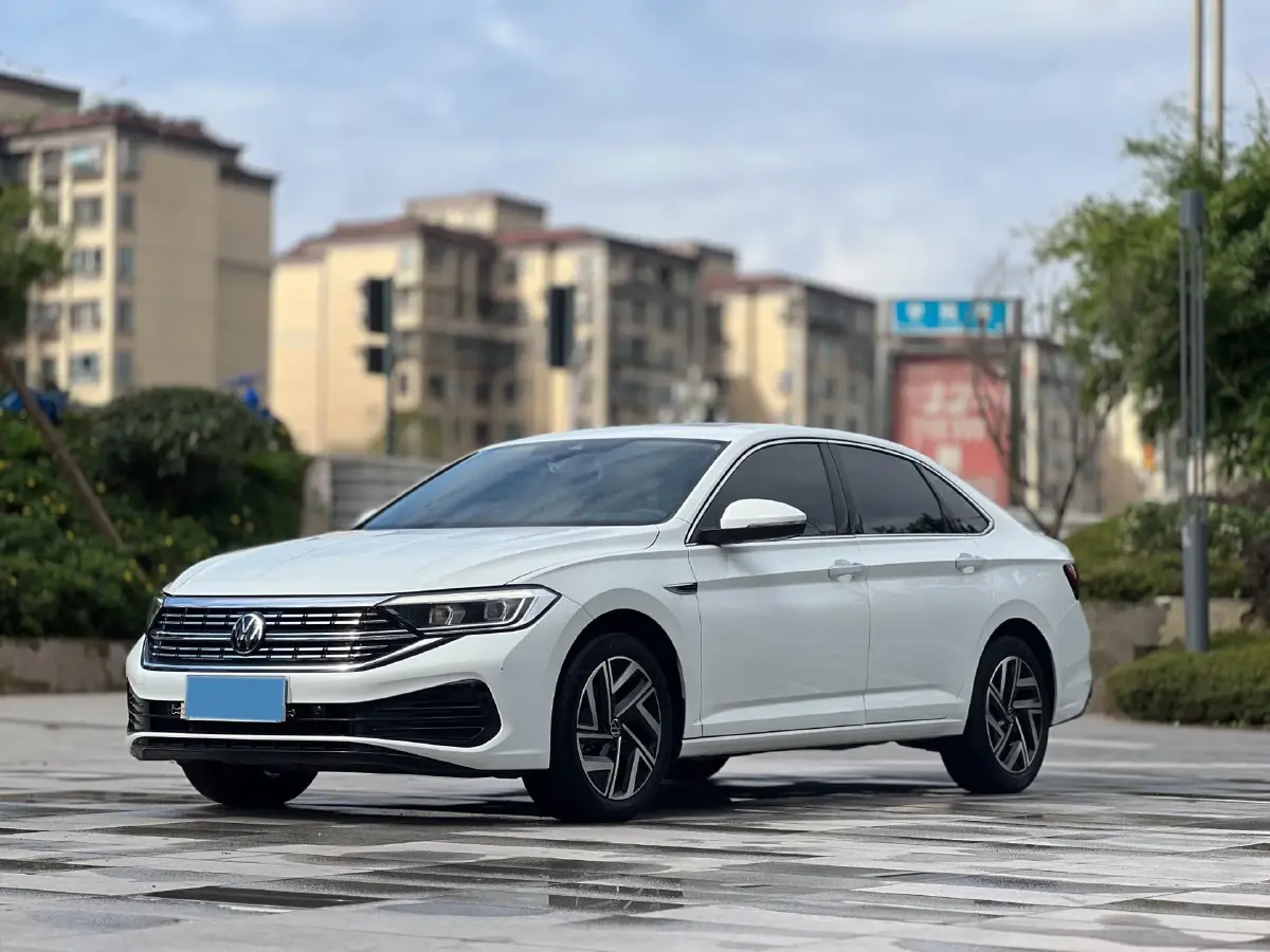 2023 Volkswagen Sagitar 1.5T 160HP L4 7DCT