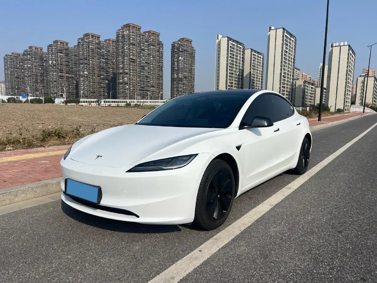 2023 Tesla Model 3 BEV 60KWH