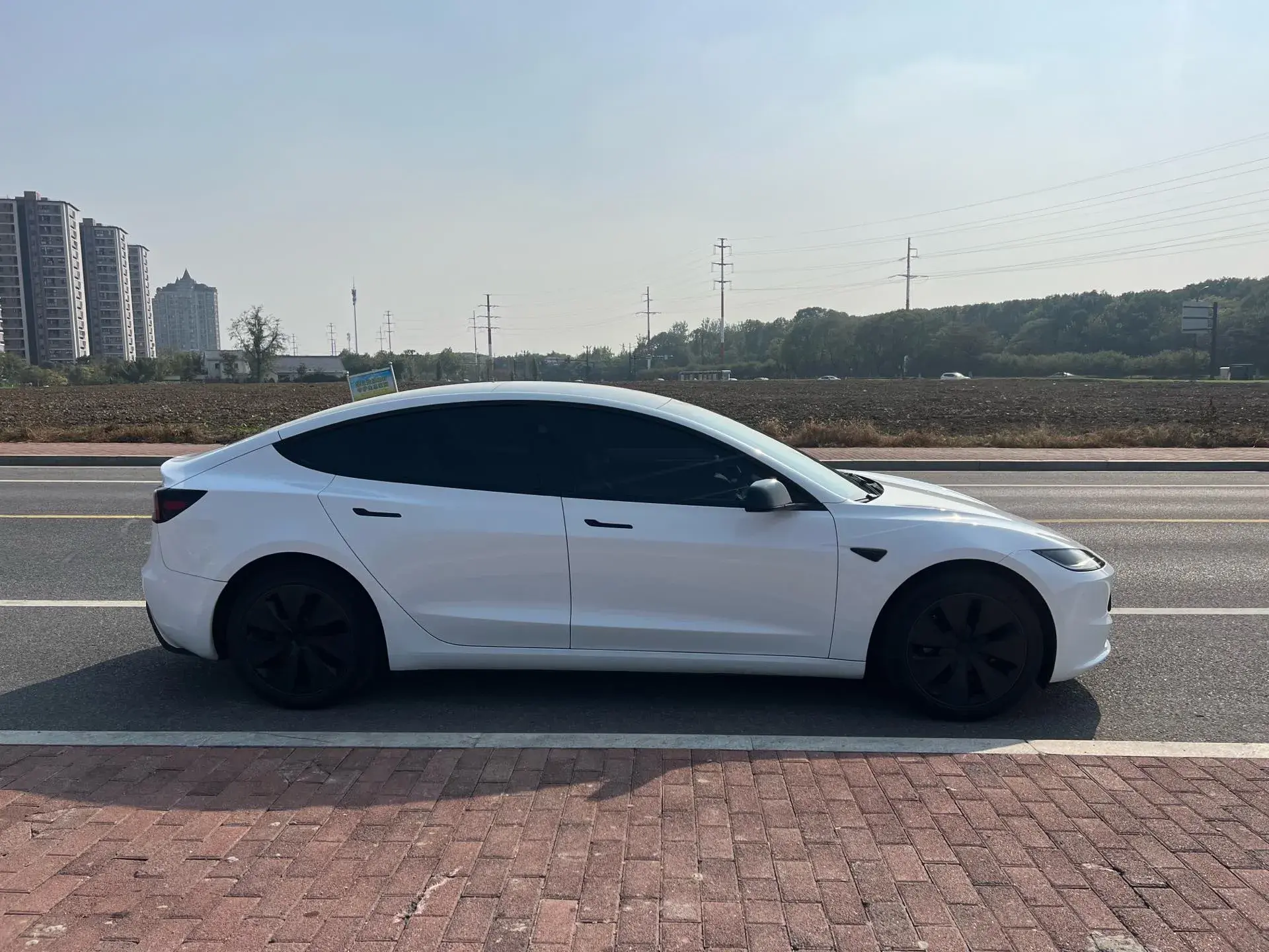 2023 TESLA MODEL thumbnail 4