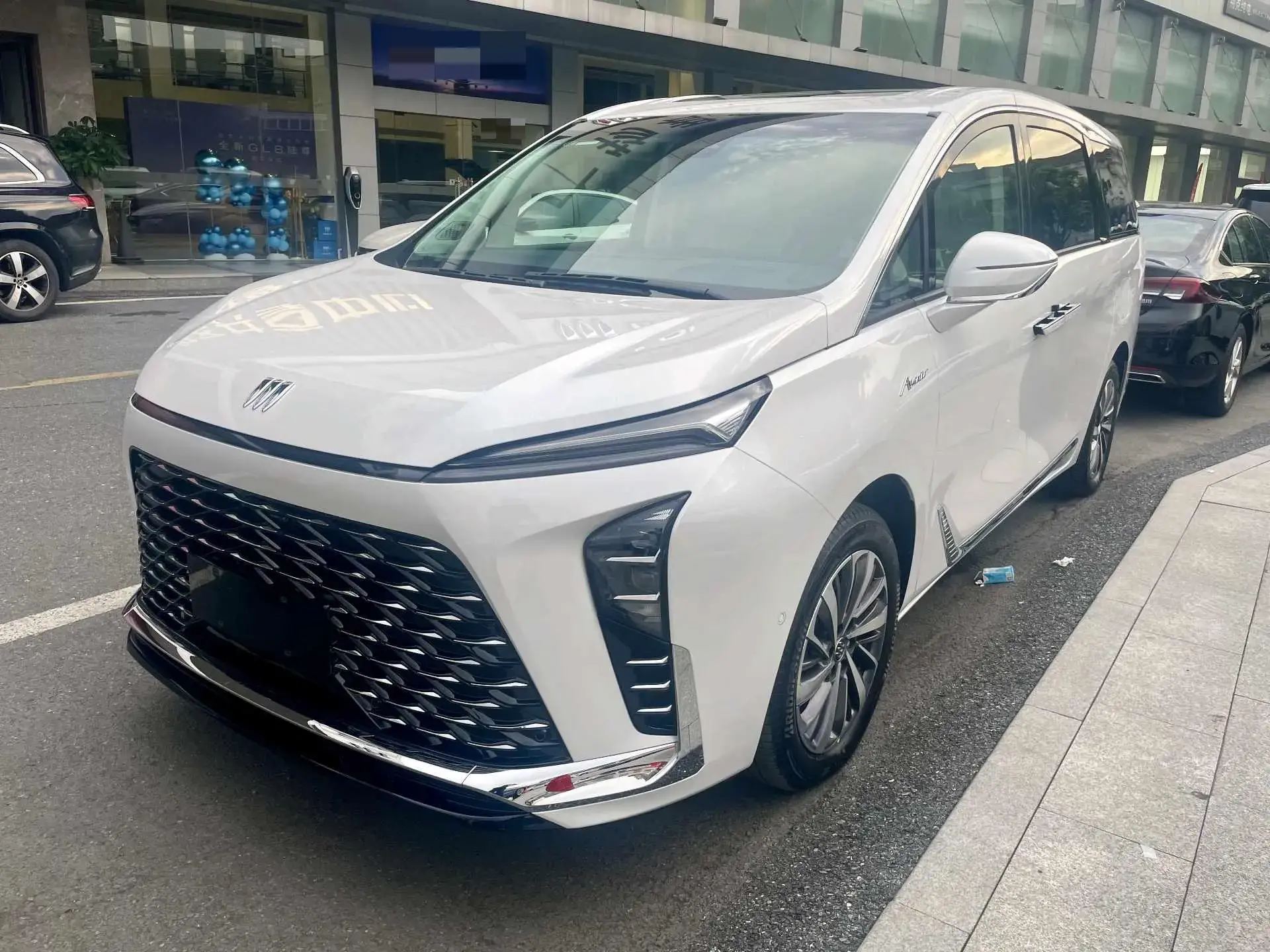 2023 BUICK GL8 view 1