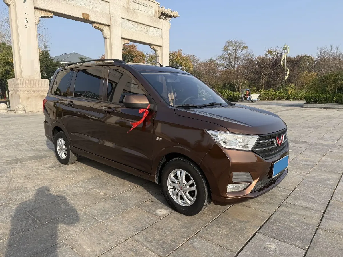 2021 WuLing HongGuang 1.5L 99HP L4 6MT,autocango,china used car exporter,china ev exporter,chinese used car exporter,chinese used ev exporter