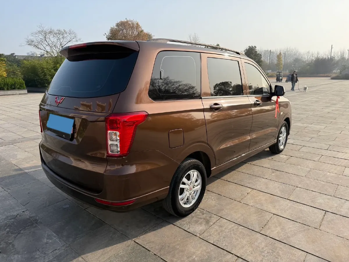 2021 WuLing HongGuang 1.5L 99HP L4 6MT,autocango,china used car exporter,china ev exporter,chinese used car exporter,chinese used ev exporter