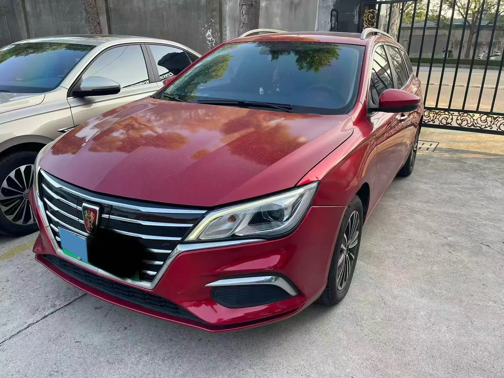 2018 ROEWE EI5 view 1