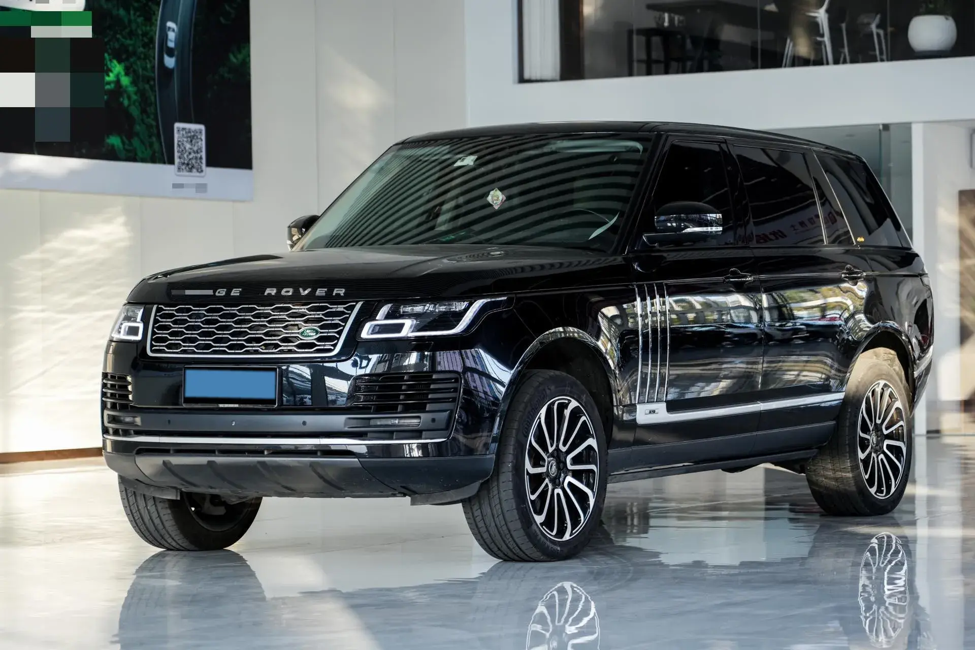 2019 LAND ROVER view 1