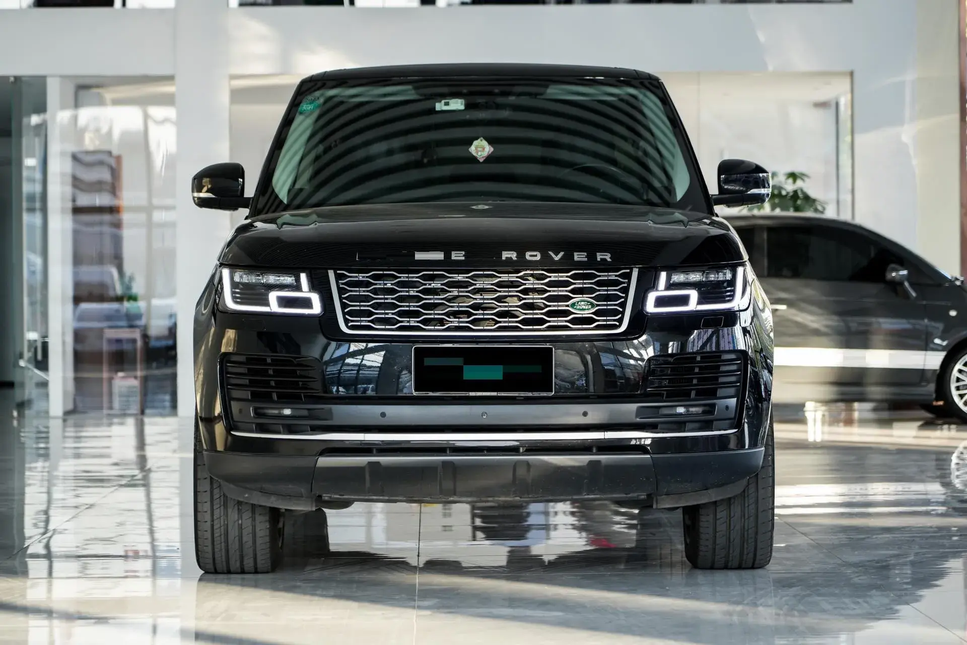 2019 LAND ROVER thumbnail 2