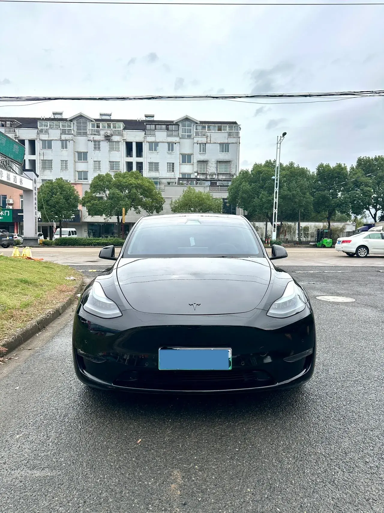 2022 TESLA MODEL thumbnail 2