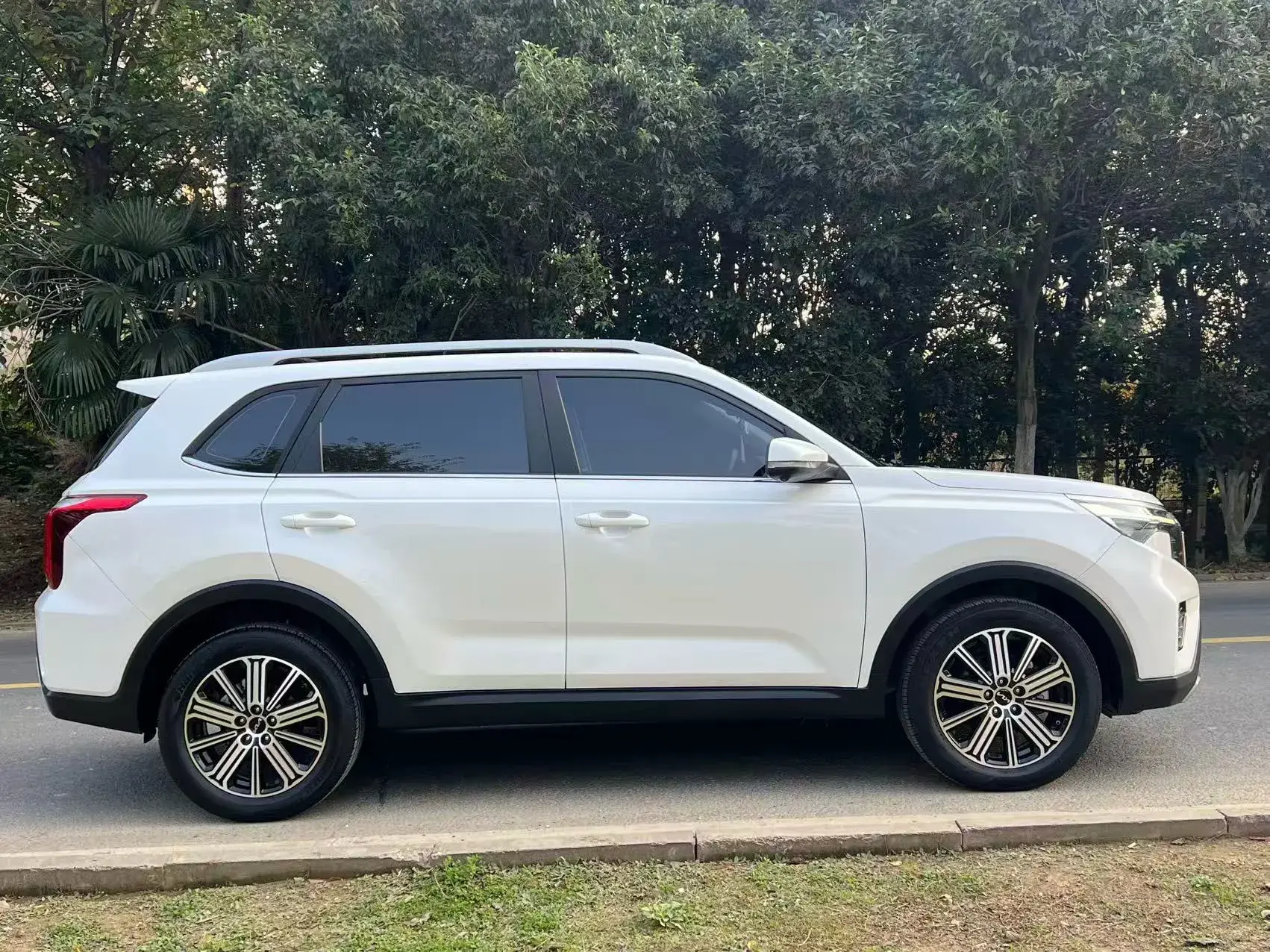 2021 KIA SPORTAGE thumbnail 4