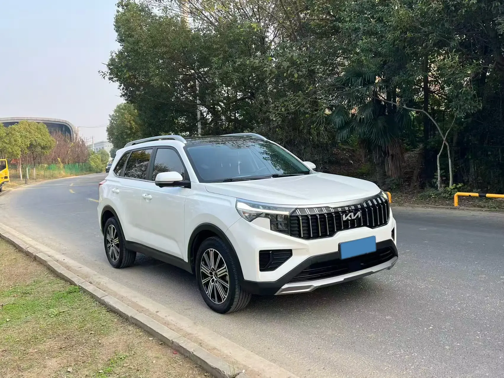 2021 KIA SPORTAGE thumbnail 3