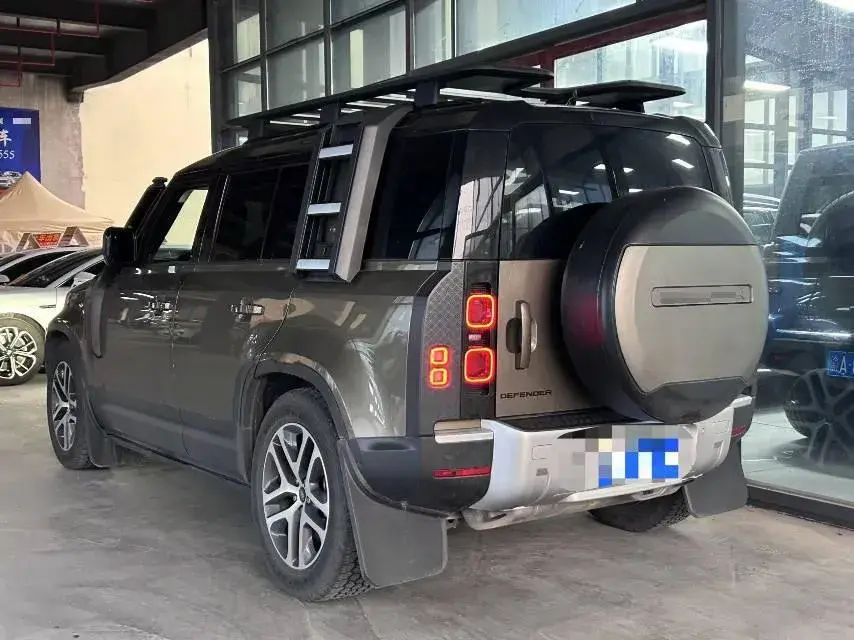 2022 LAND ROVER thumbnail 3