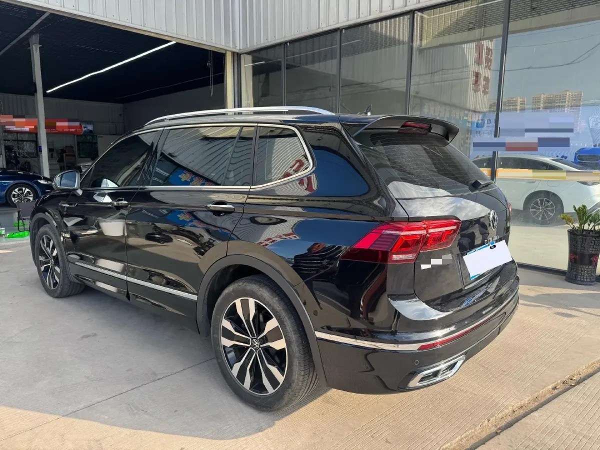 2024 Volkswagen Tiguan L 2.0T 186HP L4 7DCT,autocango,china used car exporter,china ev exporter,chinese used car exporter,chinese used ev exporter