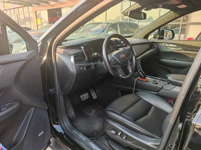 2021 CADILLAC XT5 thumbnail 4