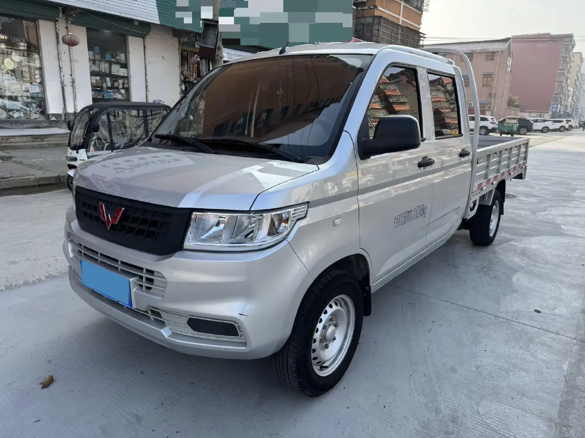 2023 WuLing RongGuang New Truck 2.0L 136HP L4 5MT