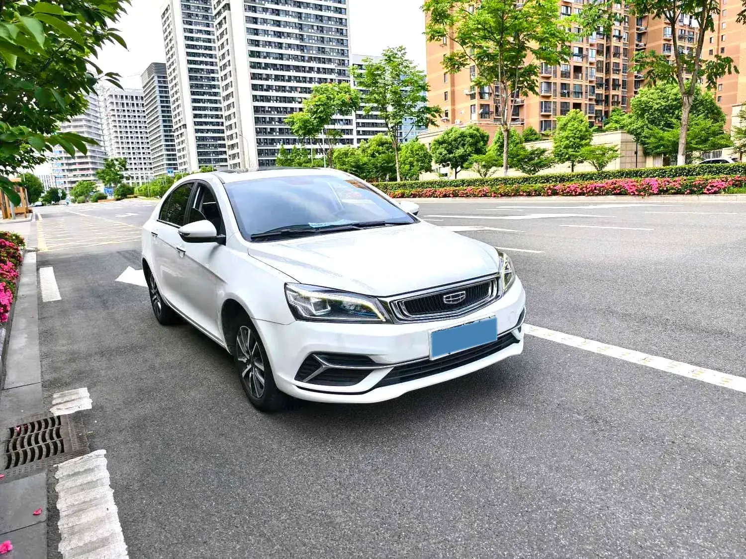 2020 GEELY EMGRAND thumbnail 3