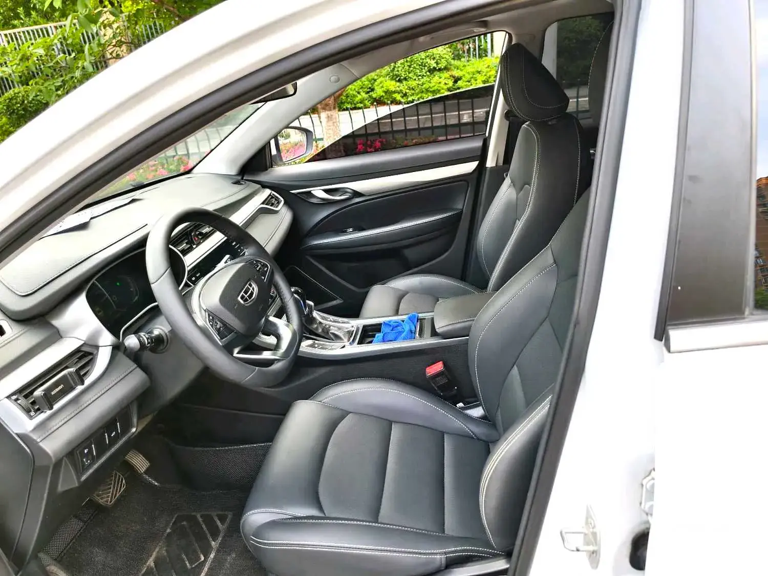 2020 GEELY EMGRAND thumbnail 4