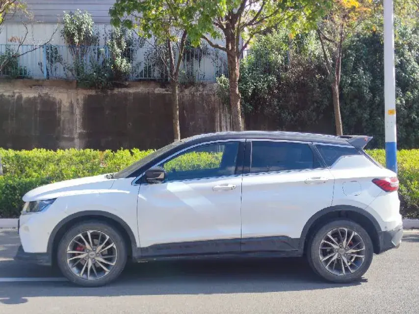 2019 GEELY COOLRAY thumbnail 3