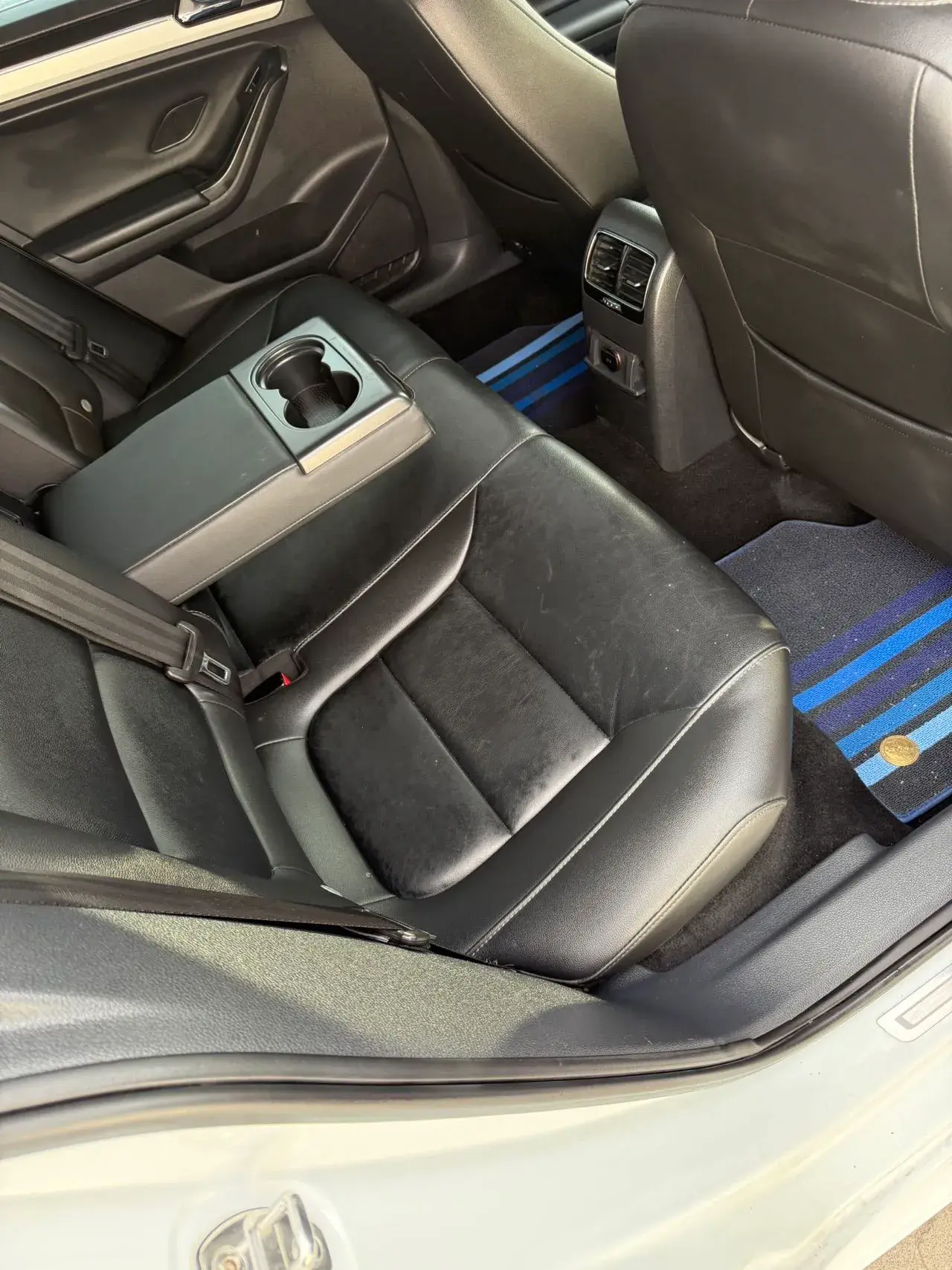 2018 VOLKSWAGEN SAGITAR thumbnail 3