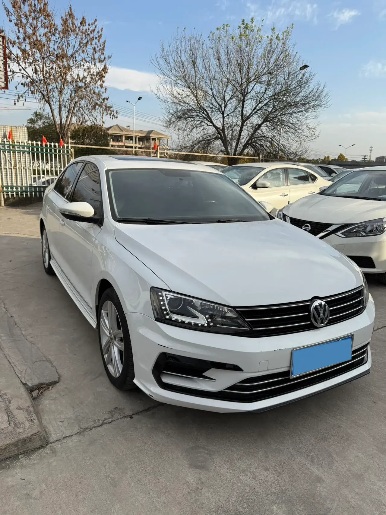 2018 VOLKSWAGEN SAGITAR thumbnail 2