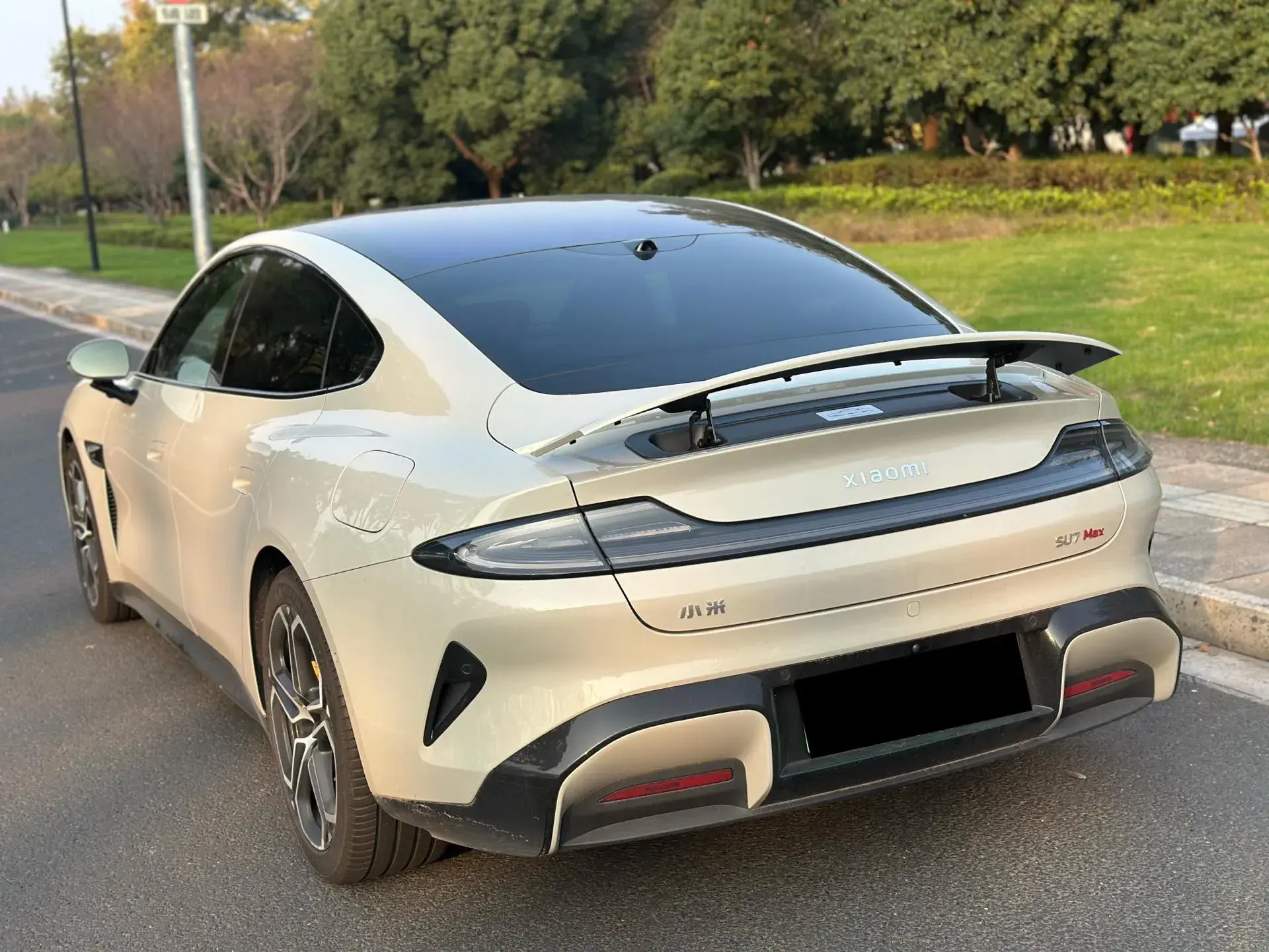 2024 MI SU7 thumbnail 4