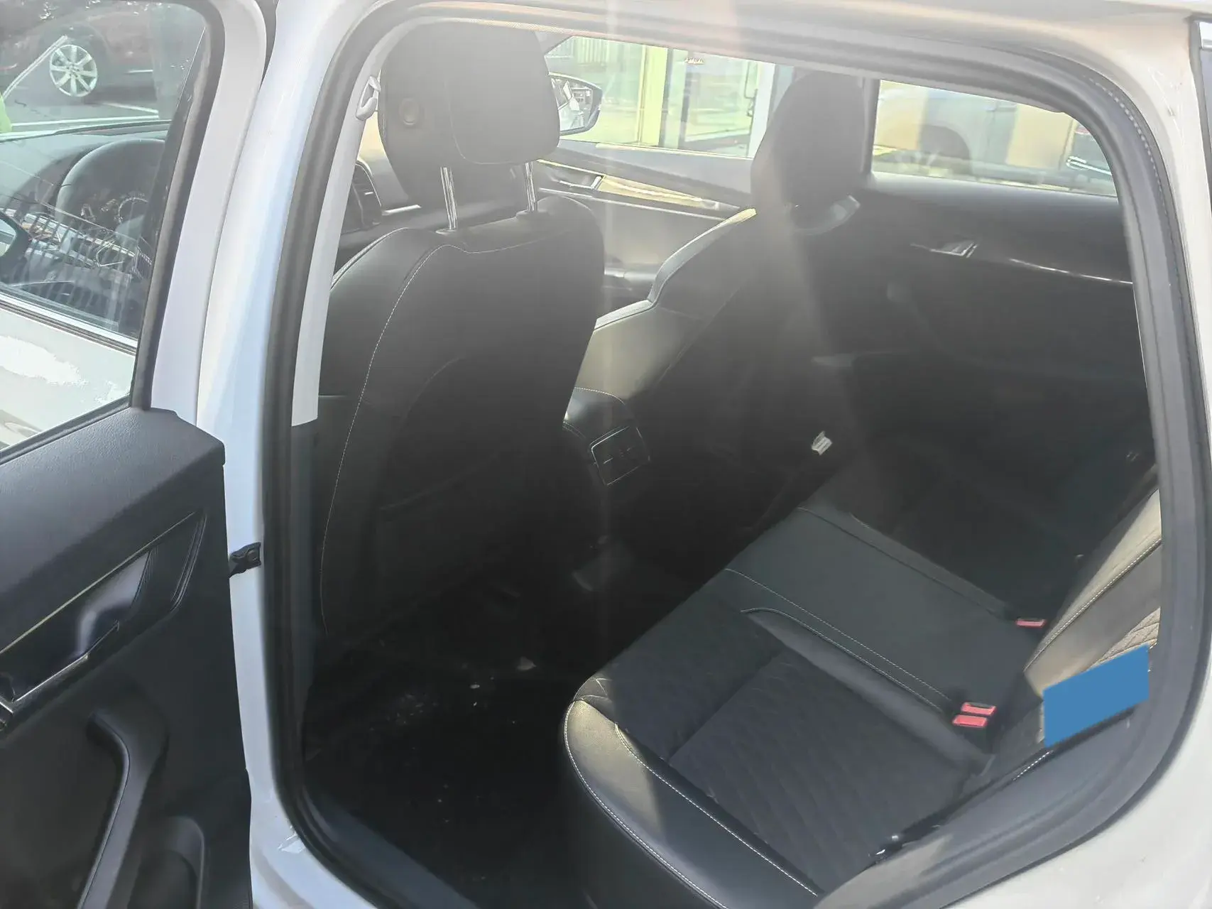 2020 SKODA KAROQ thumbnail 4