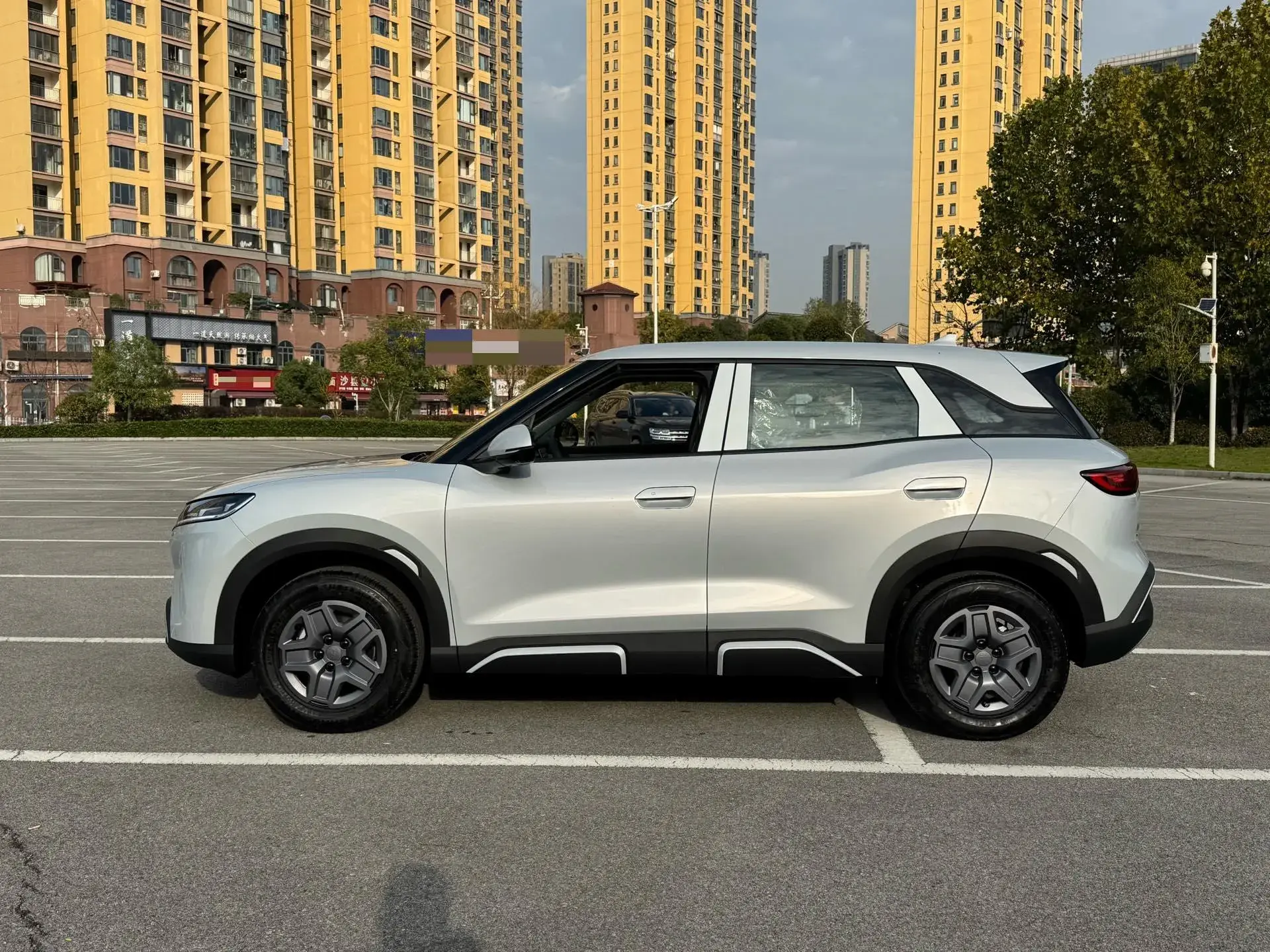 2025 BYD YUANUP thumbnail 4