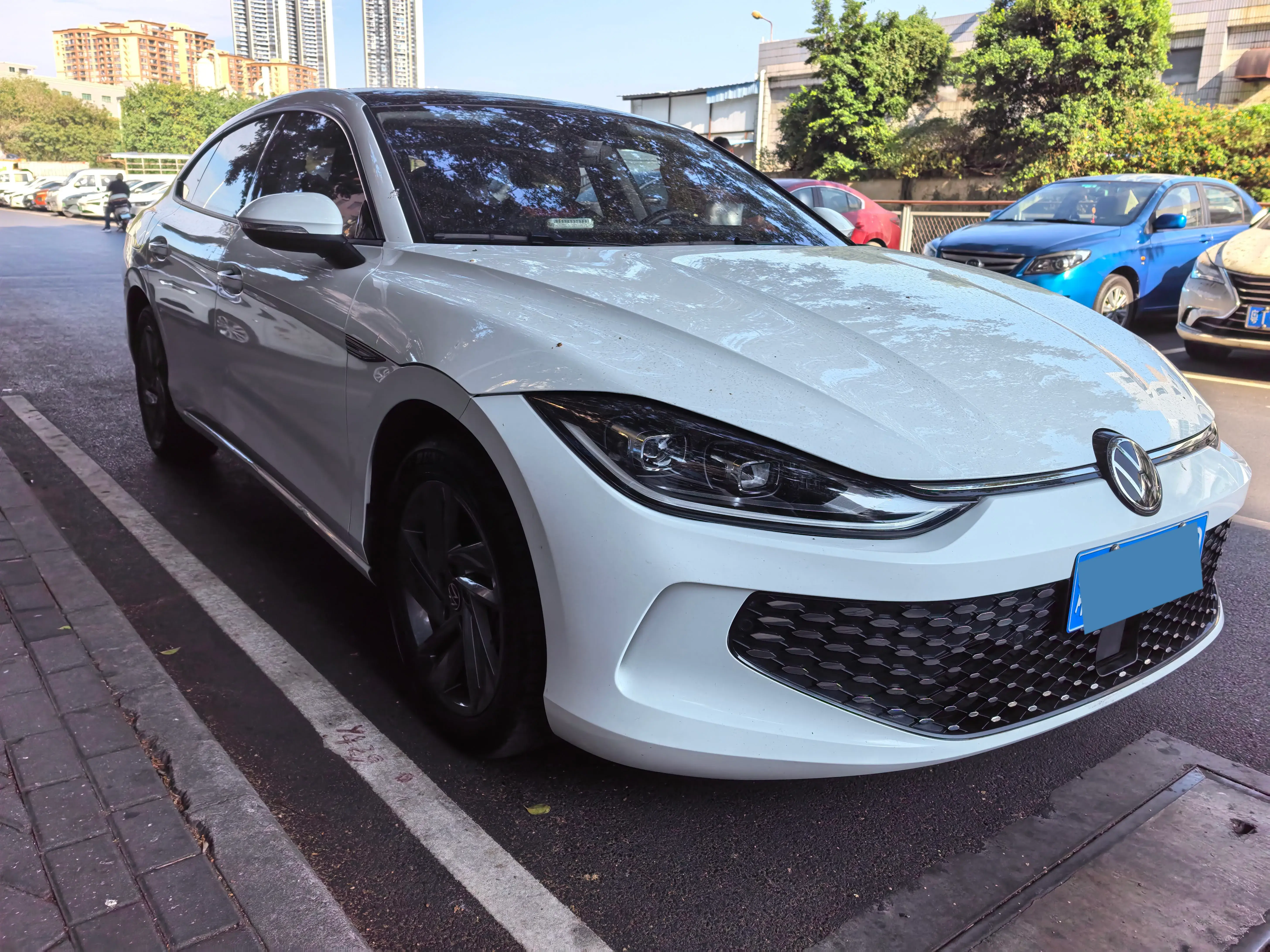 2023 VOLKSWAGEN LAMANDO thumbnail 2