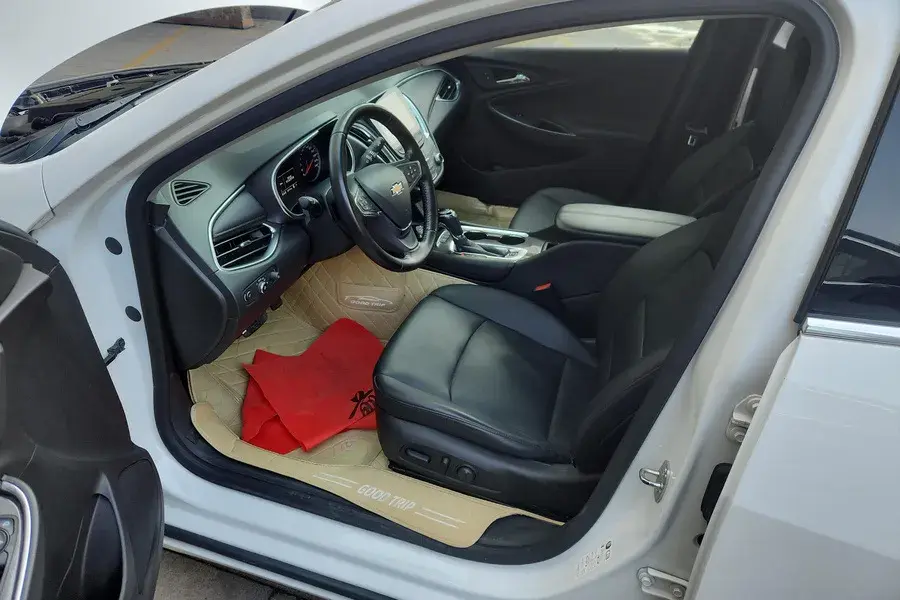 2019 CHEVROLET MALIBU thumbnail 4