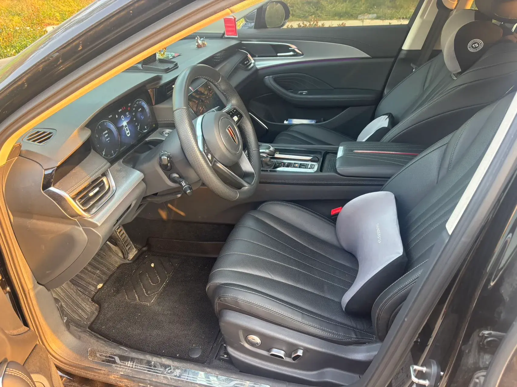 2024 HONGQI H5 thumbnail 3