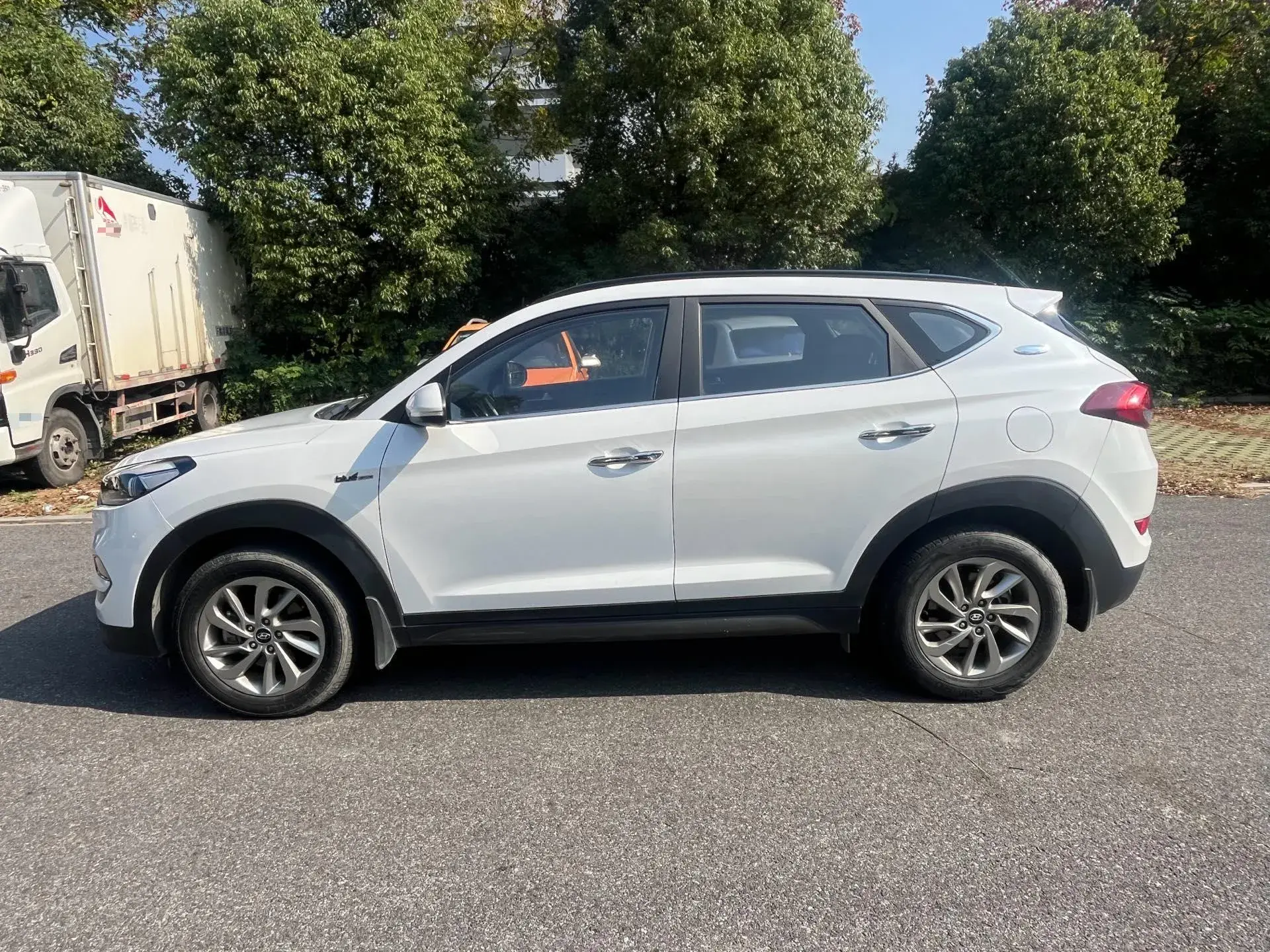 2015 HYUNDAI TUCSON thumbnail 3