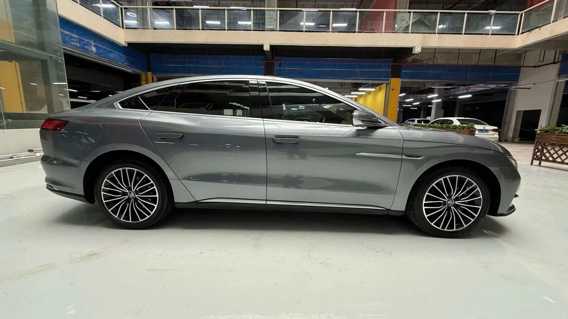 2020 BYD HAN thumbnail 4