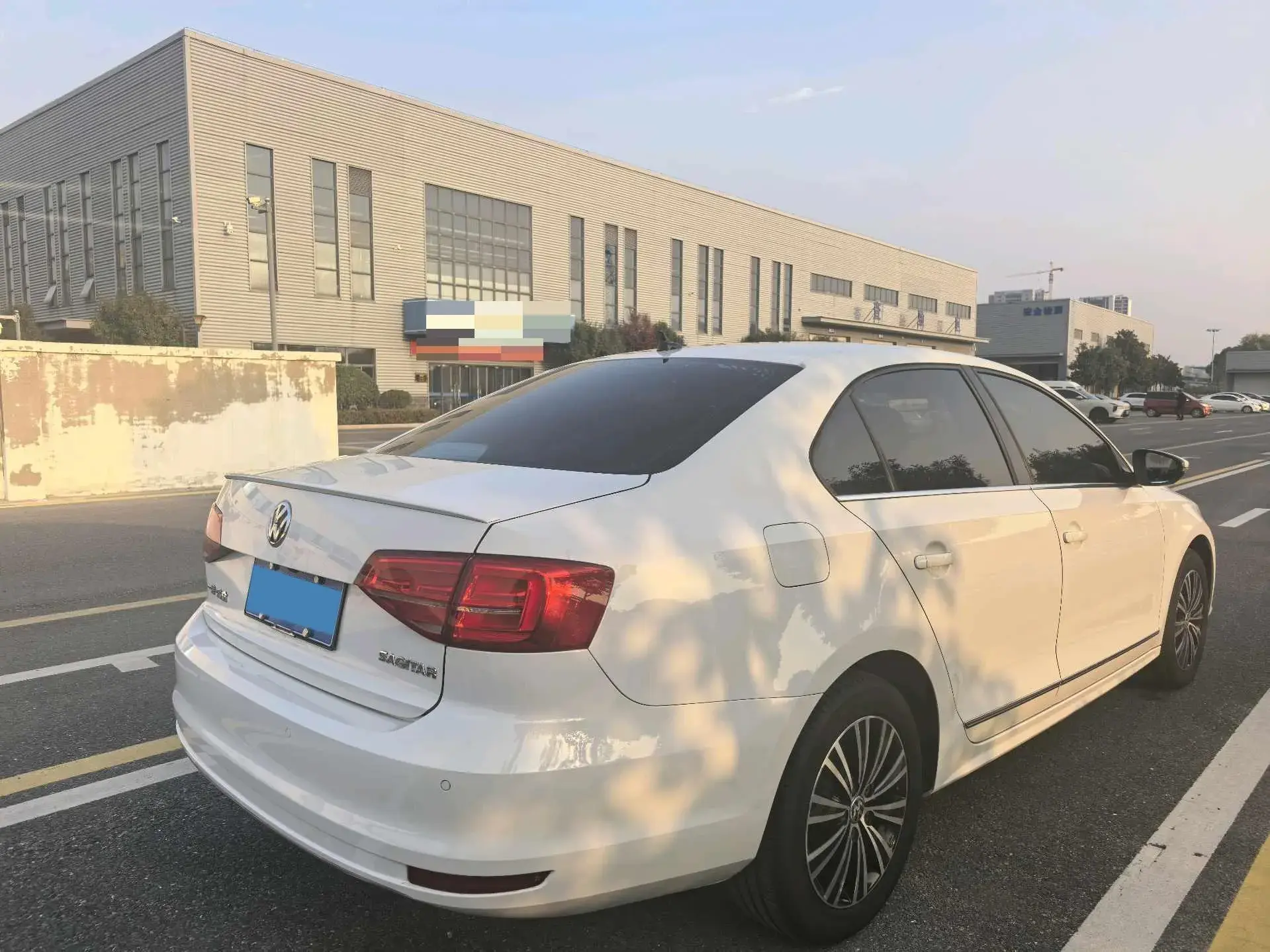 2018 VOLKSWAGEN SAGITAR thumbnail 4