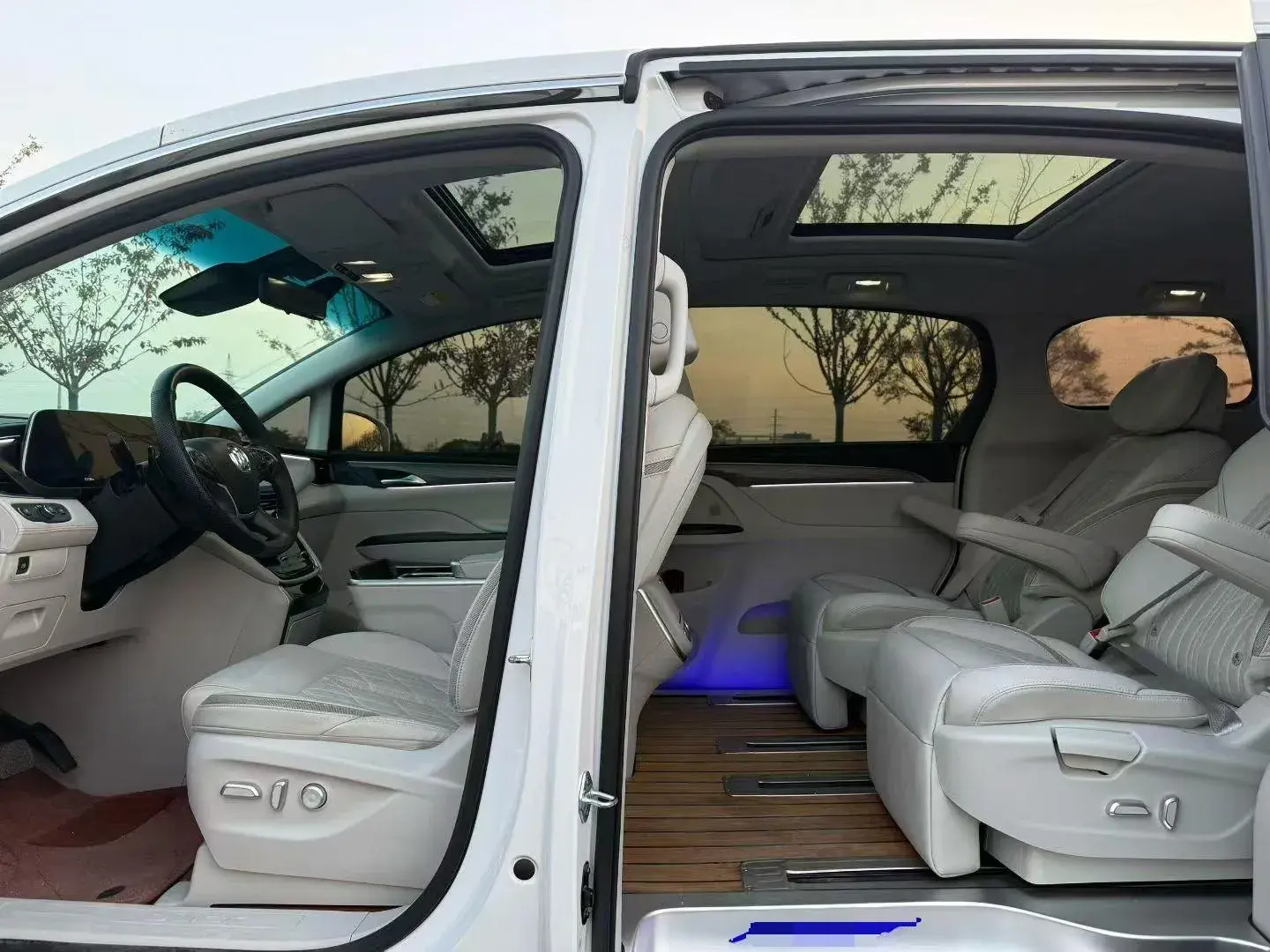 2023 BUICK GL8 thumbnail 4