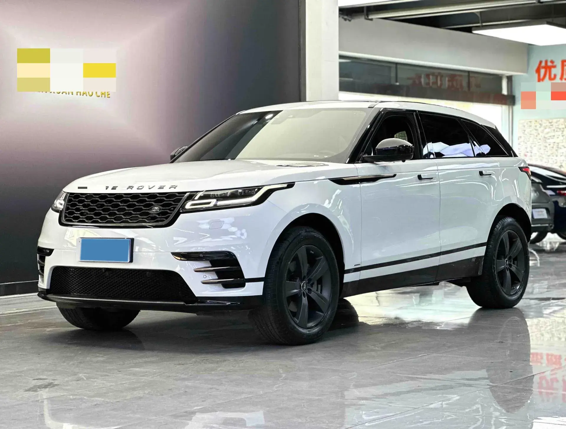 2019 LAND ROVER view 1