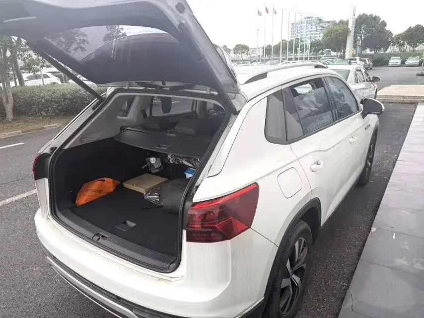 2021 VOLKSWAGEN TAYRON thumbnail 2