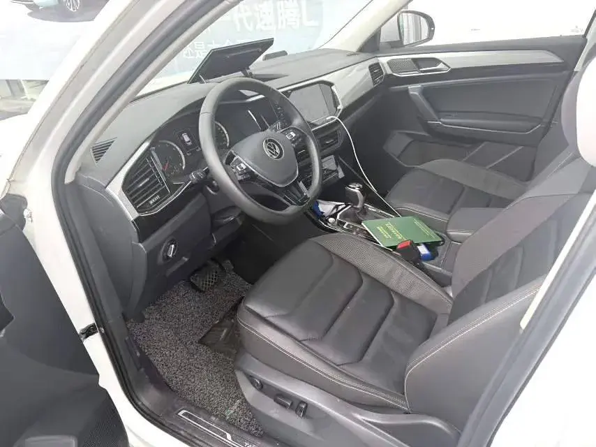 2021 VOLKSWAGEN TAYRON thumbnail 4