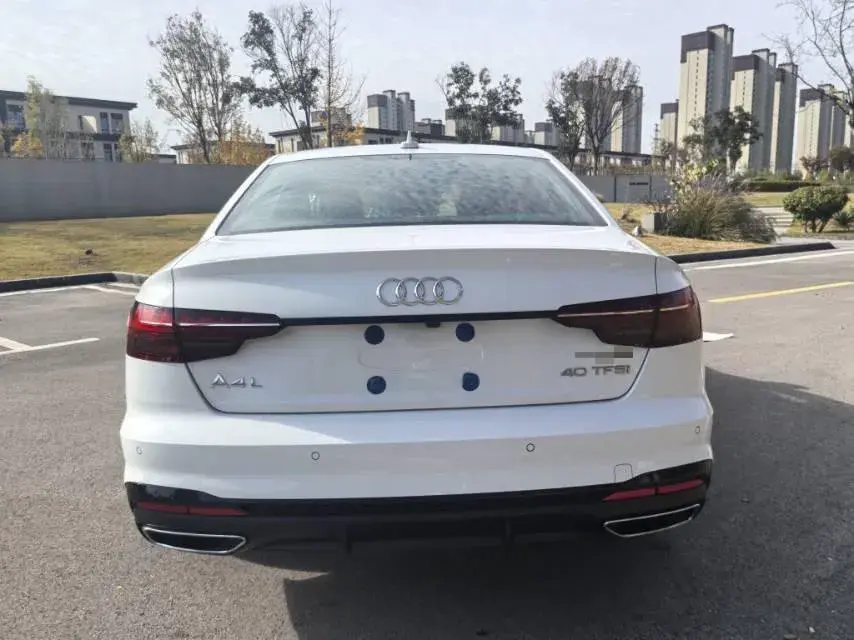 2025 AUDI A4L thumbnail 4