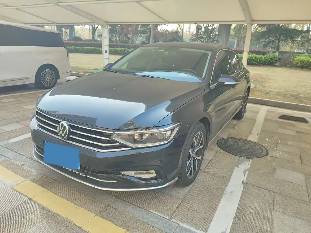 2020 Volkswagen Magotan 2.0T 186HP L4 7DCT,autocango,china used car exporter,china ev exporter,chinese used car exporter,chinese used ev exporter
