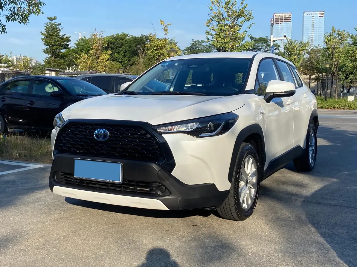 2023 Toyota Corolla Cross 2.0L 152HP L4 E-CVT Hybrid