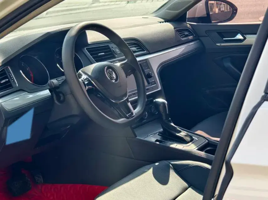 2018 VOLKSWAGEN LAMANDO thumbnail 4