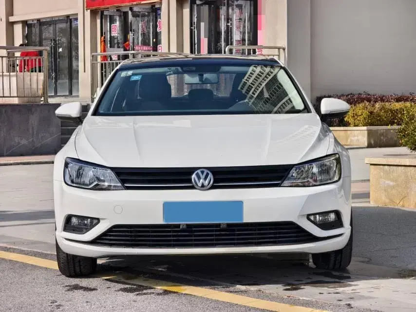 2018 VOLKSWAGEN LAMANDO thumbnail 2