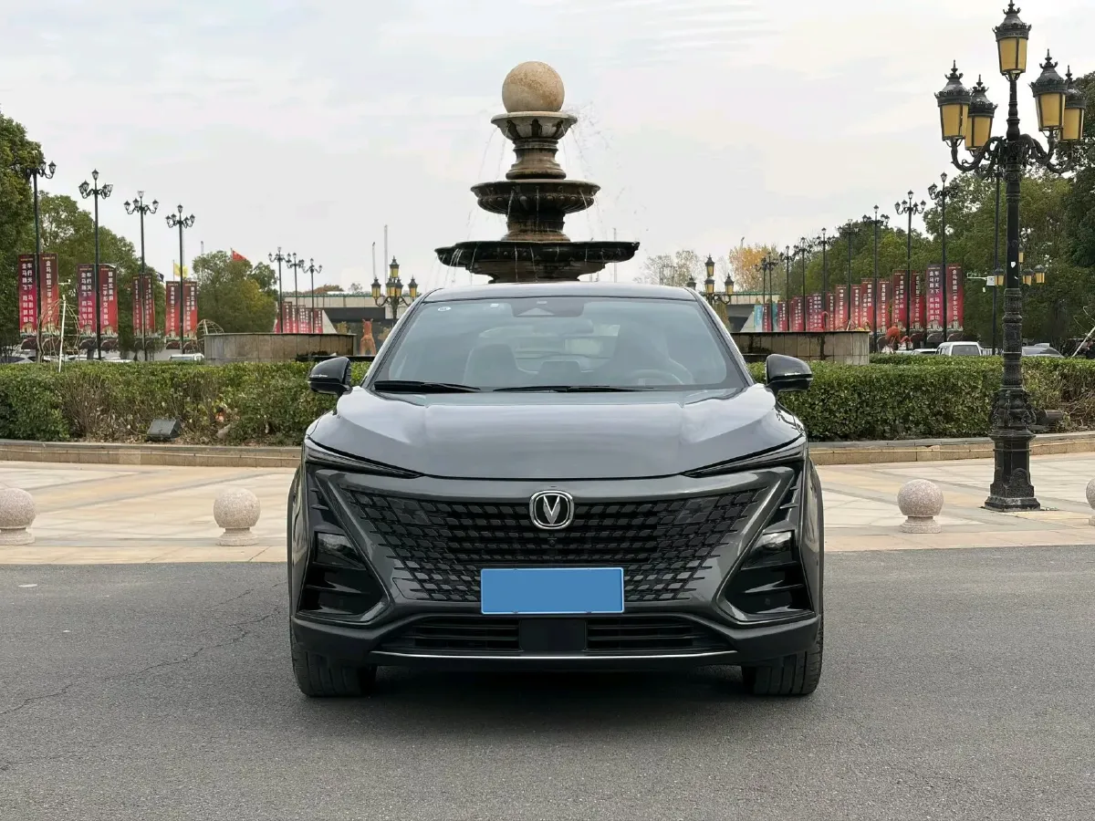 2022 ChangAn UNI-T 1.5T 188HP L4 7DCT,autocango,china used car exporter,china ev exporter,chinese used car exporter,chinese used ev exporter