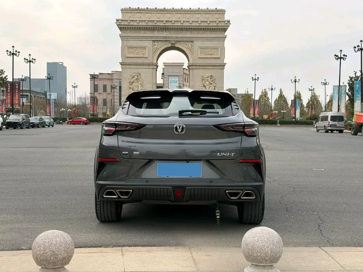 2022 ChangAn UNI-T 1.5T 188HP L4 7DCT,autocango,china used car exporter,china ev exporter,chinese used car exporter,chinese used ev exporter