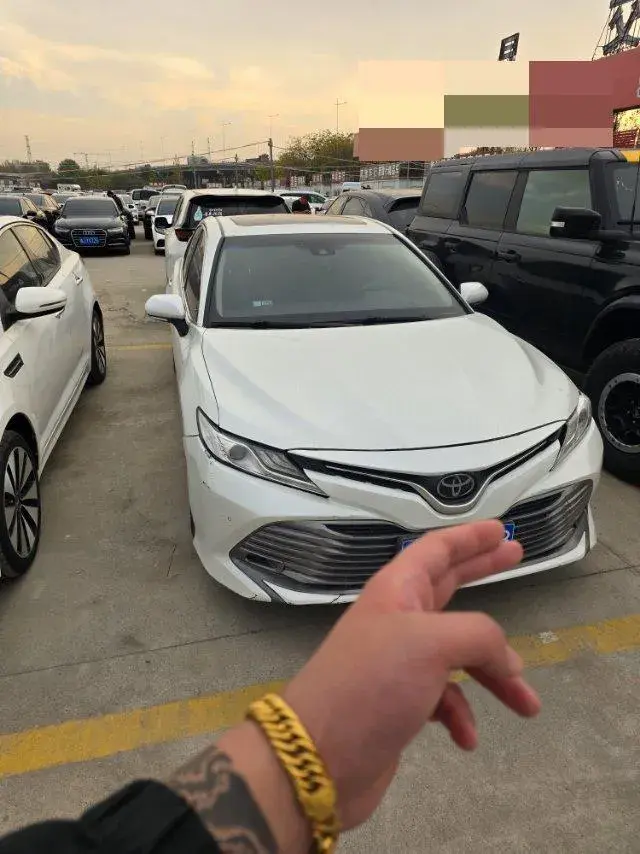 2019 TOYOTA CAMRY thumbnail 2