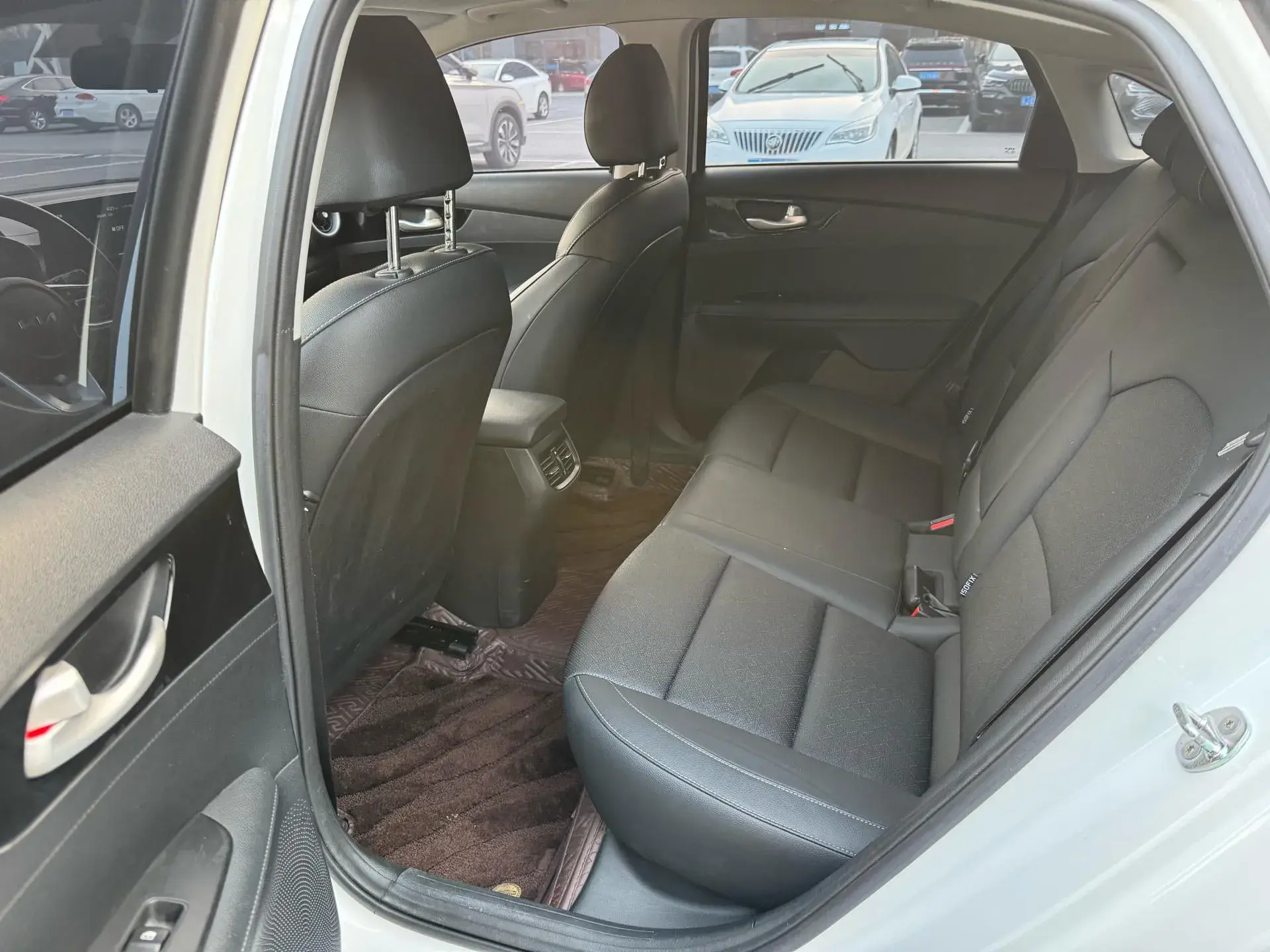 2021 KIA K3 thumbnail 4