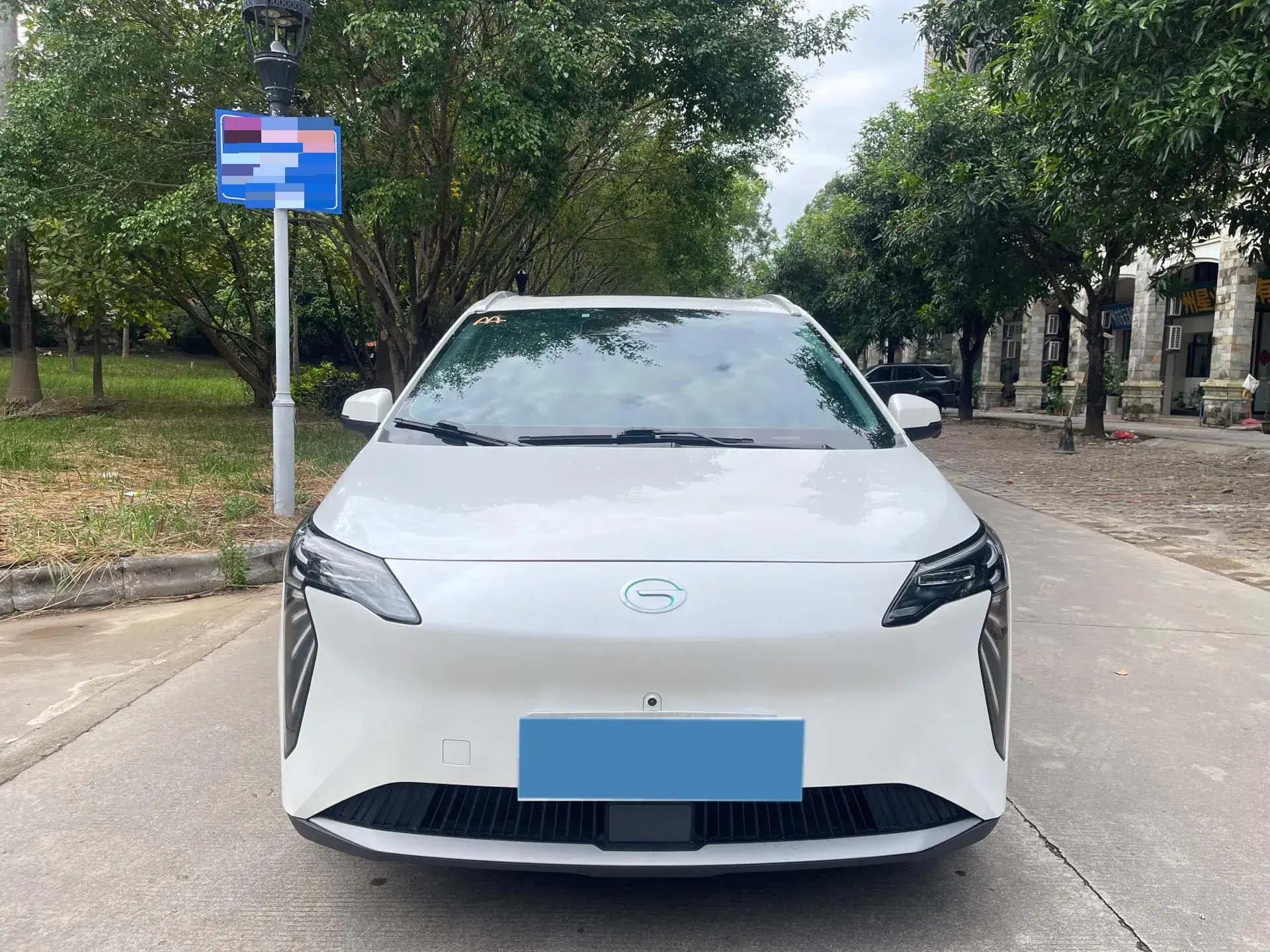 2023 AION Y thumbnail 2