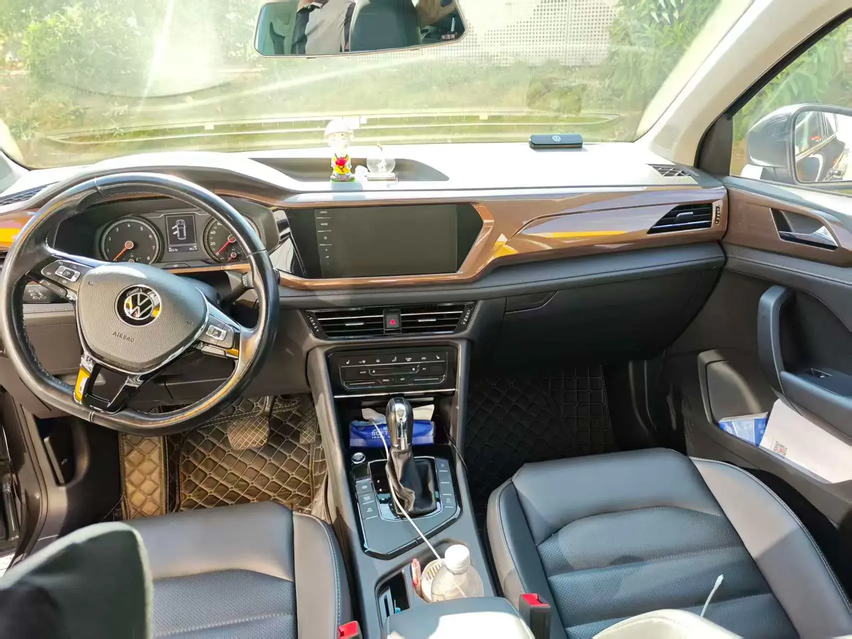 2021 VOLKSWAGEN THARU thumbnail 4